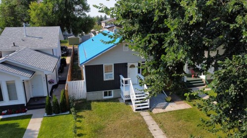 23 Pine Avenue West, Brooks, AB - Outdoor