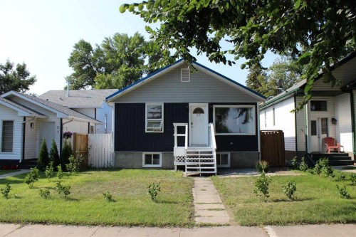 23 Pine Avenue West, Brooks, AB - Outdoor With Facade