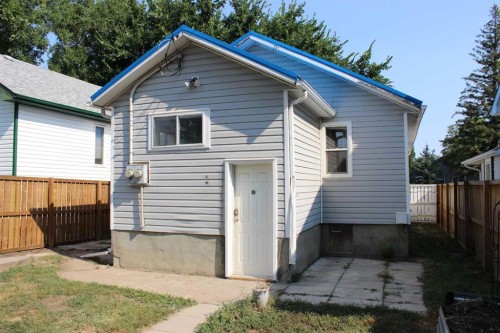 23 Pine Avenue West, Brooks, AB - Outdoor With Exterior