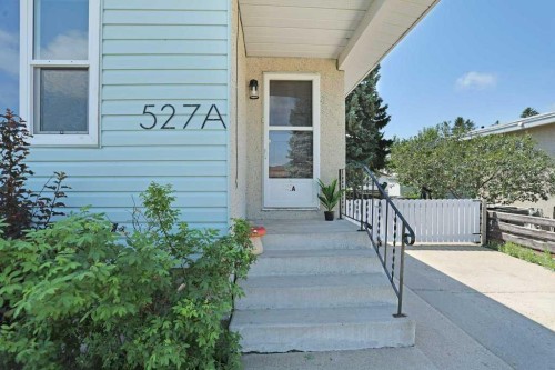 527-A 4 Avenue EAST Brooks, AB T1R 0G7