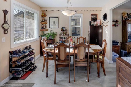 131 Copperpond Common Se, Calgary, AB - Indoor Photo Showing Dining Room