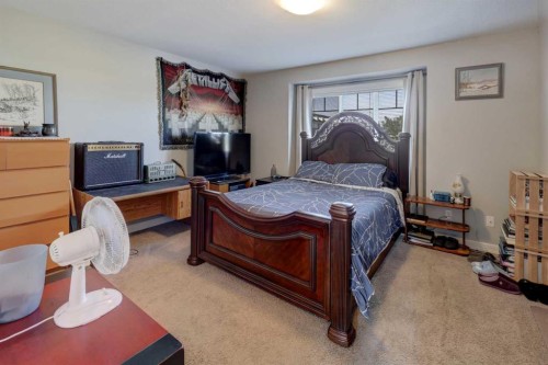 131 Copperpond Common Se, Calgary, AB - Indoor Photo Showing Bedroom