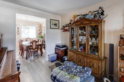 131 Copperpond Common Se, Calgary, AB - Indoor Photo Showing Other Room