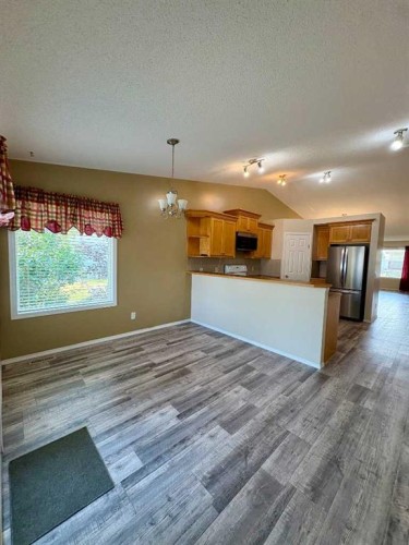 416 3 Avenue, Bassano, AB - Indoor Photo Showing Kitchen