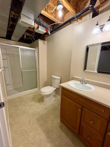 416 3 Avenue, Bassano, AB - Indoor Photo Showing Bathroom