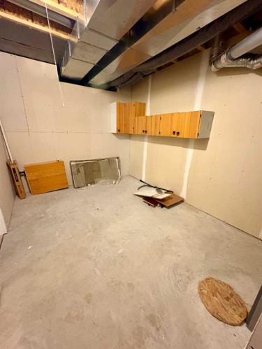 416 3 Avenue, Bassano, AB - Indoor Photo Showing Basement