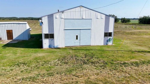 795008 Range Road 44, Rycroft, AB - Outdoor