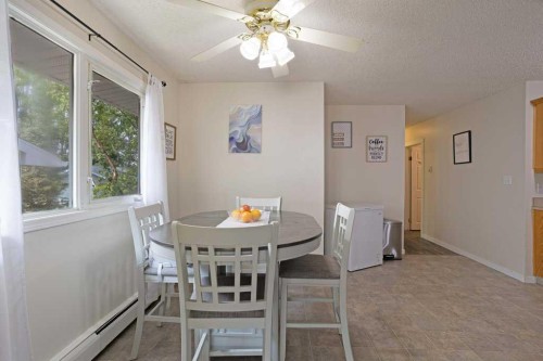 11 10 Street West, Brooks, AB - Indoor Photo Showing Dining Room