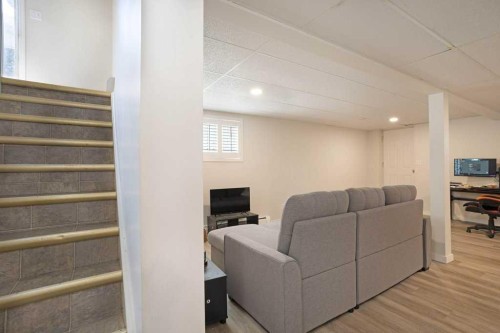 11 10 Street West, Brooks, AB - Indoor