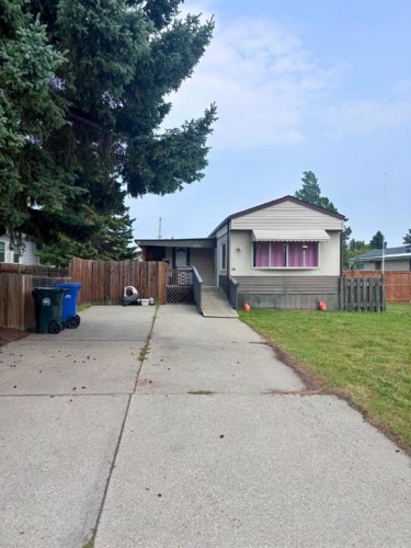211 5 Street  Sundre, AB T0M 1X0