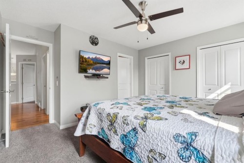 76 Crystalridge Crescent, Okotoks, AB - Indoor Photo Showing Bedroom