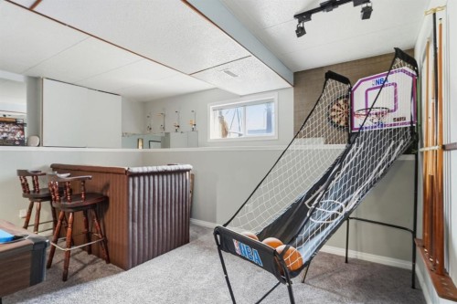 76 Crystalridge Crescent, Okotoks, AB - Indoor Photo Showing Other Room