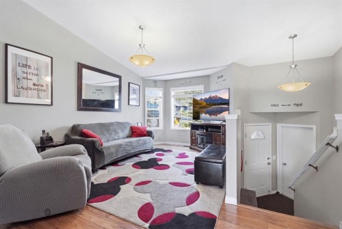 76 Crystalridge Crescent, Okotoks, AB - Indoor Photo Showing Living Room