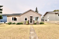 409 3 Avenue EAST Oyen, AB T0J 2J0