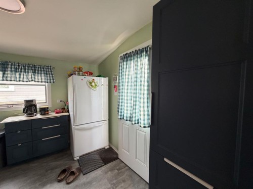 625 3 Avenue West, Drumheller, AB - Indoor