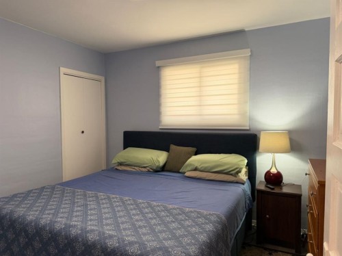 625 3 Avenue West, Drumheller, AB - Indoor Photo Showing Bedroom