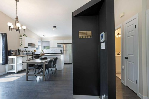 50 Chilcotin Way West, Lethbridge, AB - Indoor Photo Showing Dining Room