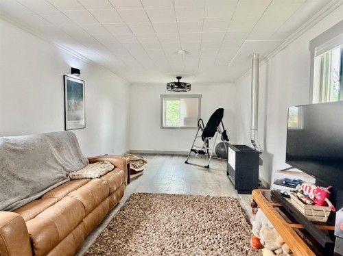 205 2 Street West, Munson, AB - Indoor