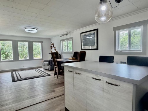 205 2 Street West, Munson, AB - Indoor