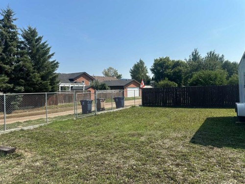 200 Upland Boulevard West, Brooks, AB - Outdoor