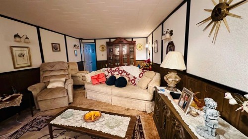 44 Cedar Crescent, Drumheller, AB - Indoor