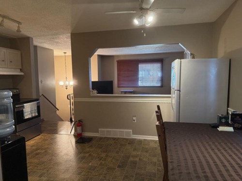 103 7 Avenue Se, Drumheller, AB - Indoor