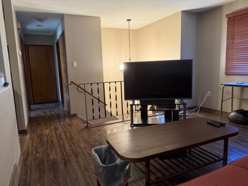 103 7 Avenue Se, Drumheller, AB - Indoor