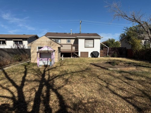 103 7 Avenue Se, Drumheller, AB - Outdoor