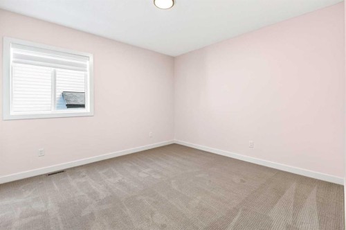 38 Bardwell Way, Sylvan Lake, AB - Indoor Photo Showing Other Room