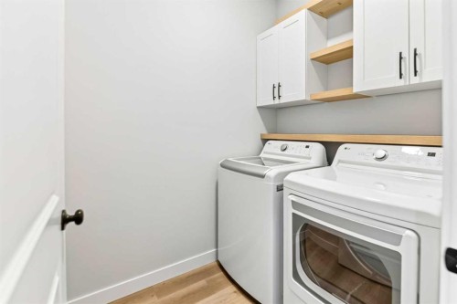 38 Bardwell Way, Sylvan Lake, AB - Indoor Photo Showing Laundry Room
