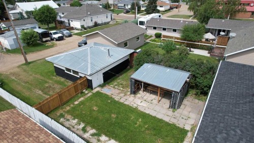 709 Centre Street, Hanna, AB - Outdoor