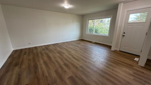 709 Centre Street, Hanna, AB - Indoor Photo Showing Other Room
