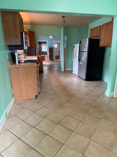 358 2 Street E, Drumheller, AB - Indoor Photo Showing Other Room