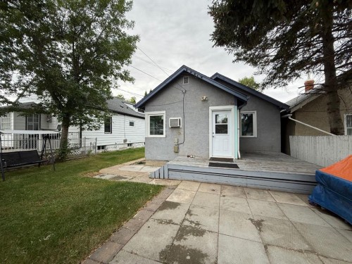 358 2 Street E, Drumheller, AB - Outdoor
