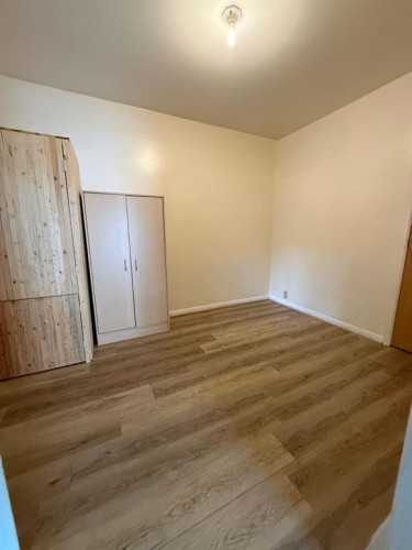 358 2 Street E, Drumheller, AB - Indoor Photo Showing Other Room