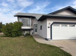 24 Pleasant Park Court WESTBrooks, AB T1R 1H3