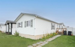8 Meadowplace Crescent EASTBrooks, AB T1R 0R5