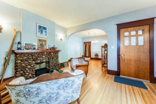 275 3 Ave E, Drumheller, AB 
