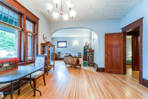 275 3 Ave E, Drumheller, AB 