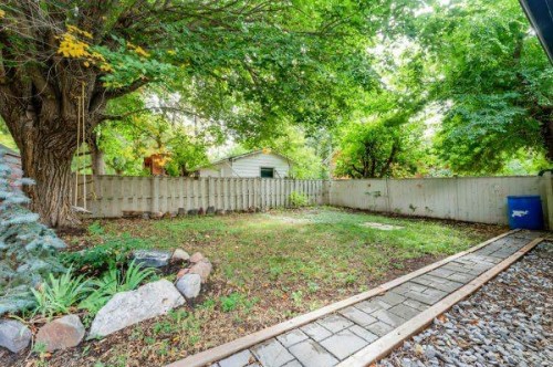 275 3 Ave E, Drumheller, AB 