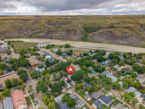 275 3 Ave E, Drumheller, AB 