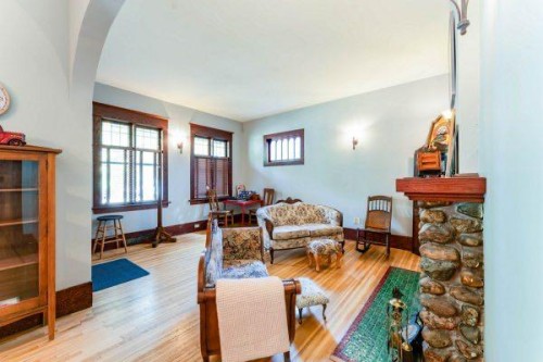 275 3 Ave E, Drumheller, AB 