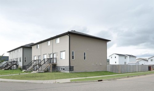 347 17 Street EAST Brooks, AB T1R 0Z6