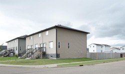347 17 Street EASTBrooks, AB T1R 0Z6