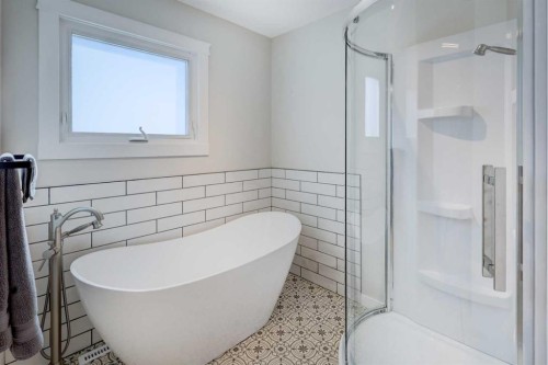 3 Spruce Drive, Drumheller, AB 