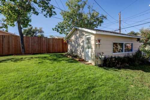 3 Spruce Drive, Drumheller, AB 
