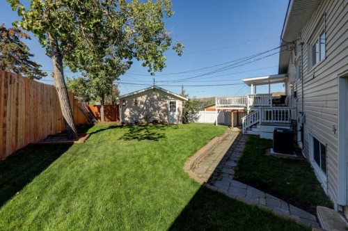 3 Spruce Drive, Drumheller, AB 