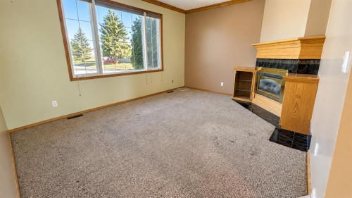 139 Shacker Crescent West, Hanna, AB 