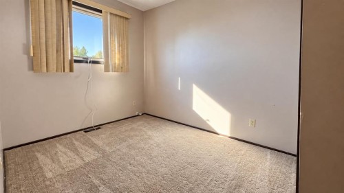139 Shacker Crescent West, Hanna, AB 
