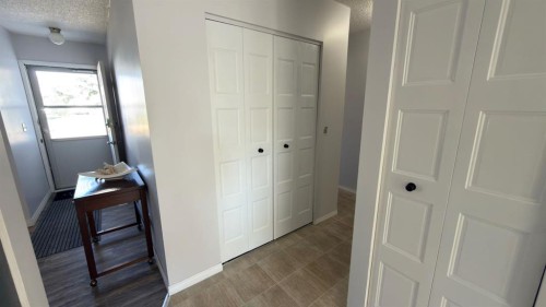 307 6 Avenue West, Hanna, AB 